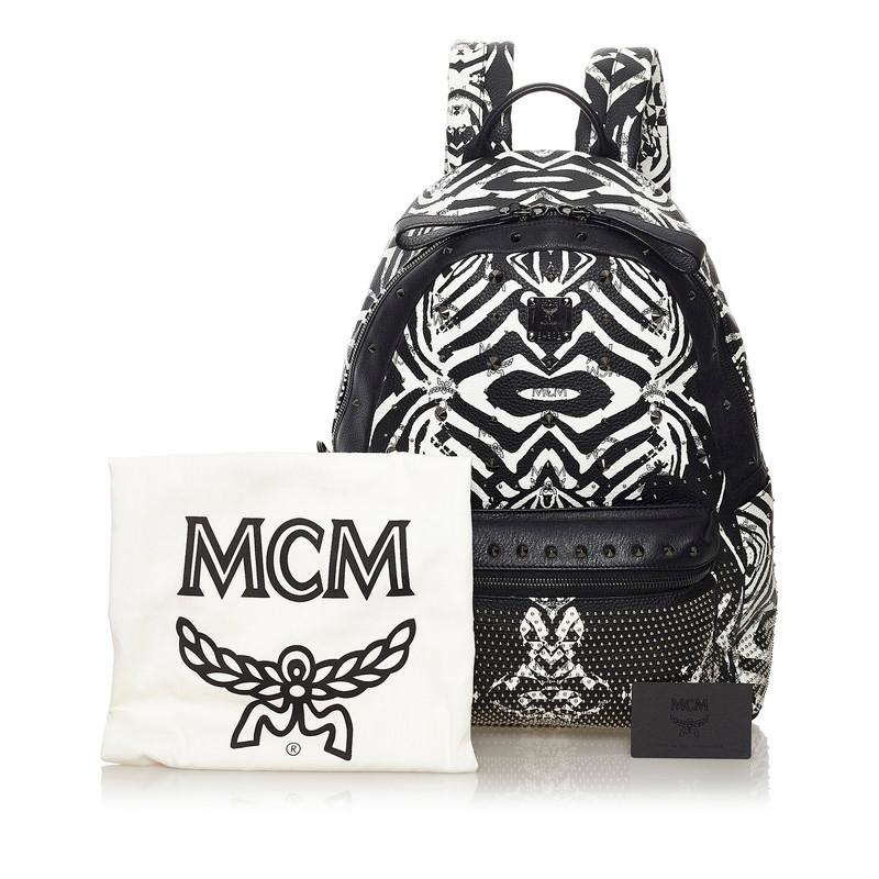 美品 MCM リュック バックパック ヴィセトス ブラック ロゴ Mサイズ MCM エム シー ヴィセトス ロゴグラム ゼブラ スタッズ リュック