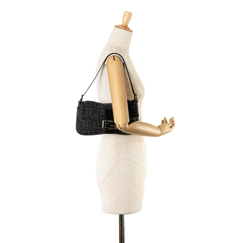FENDI（フェンディ） ズッカ マンマバケット ワンショルダーバッグ