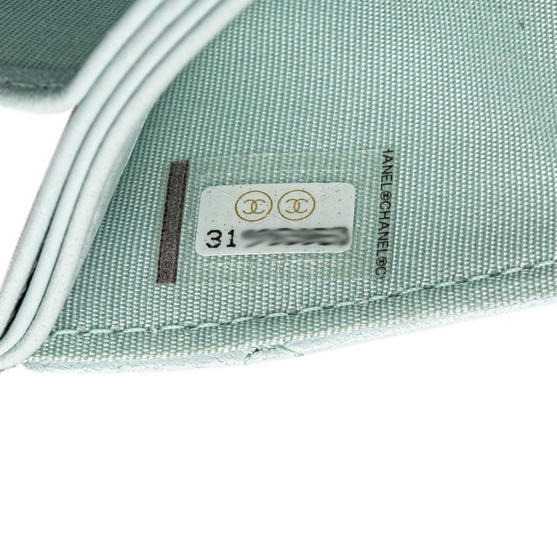 CHANEL（シャネル） マトラッセ シャネル19 ココマーク 斜め掛け