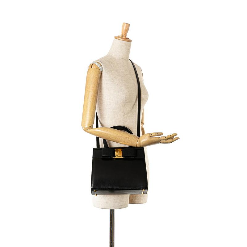 【美品】 Ferragamo ヴァラリボン ハンドバッグ 2Way パーティー フェラガモ Ferragamo ヴァラ リボン 2Way ハンドバッグ BC213104