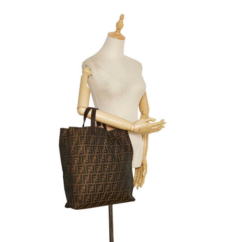 FENDI（フェンディ） ズッカ ハンドバッグ トートバッグ 8BH173