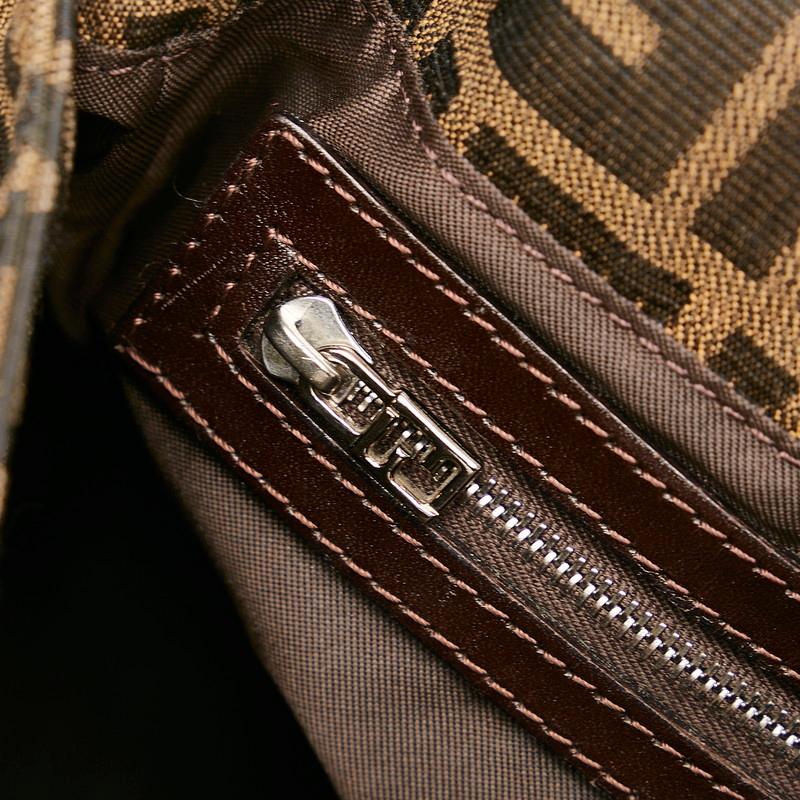 FENDI（フェンディ） ズッカ マンマバケット ハンドバッグ 26325