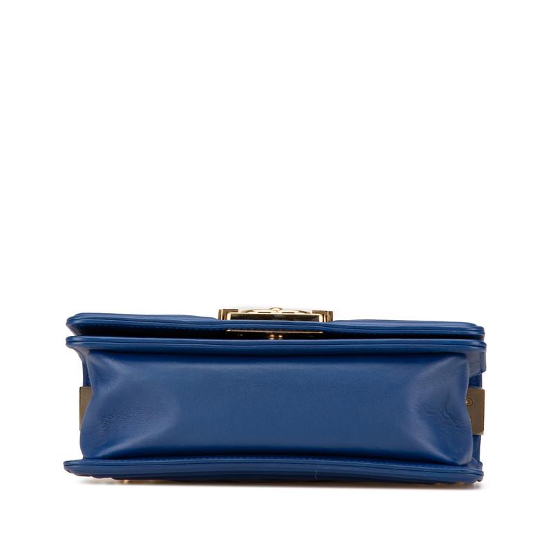 CHANEL（シャネル） ボーイシャネル20 Vステッチ 斜め掛け チェーン
