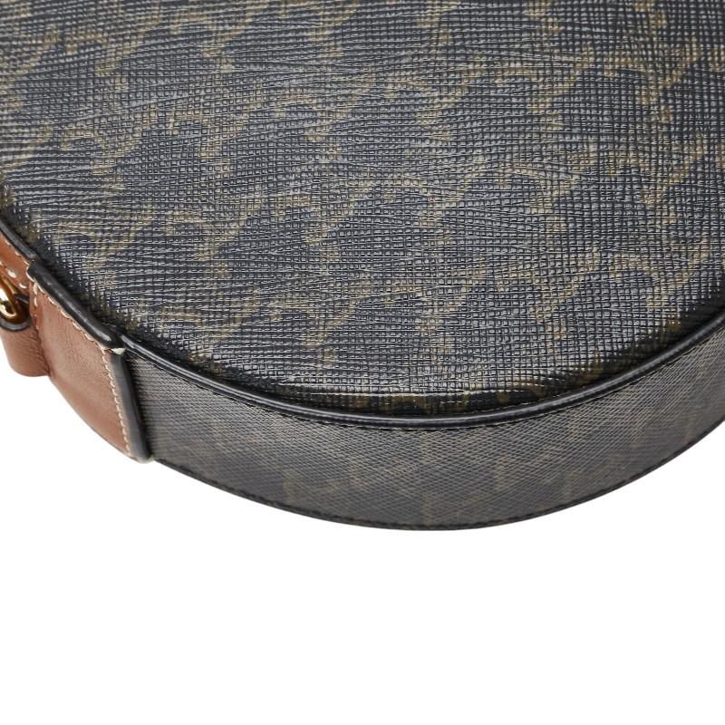 CELINE（セリーヌ） トリオンフ ラウンドパース 斜め掛け ショルダー