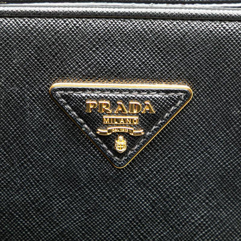 PRADA（プラダ） 三角ロゴプレート サフィアーノ ハンドバッグ