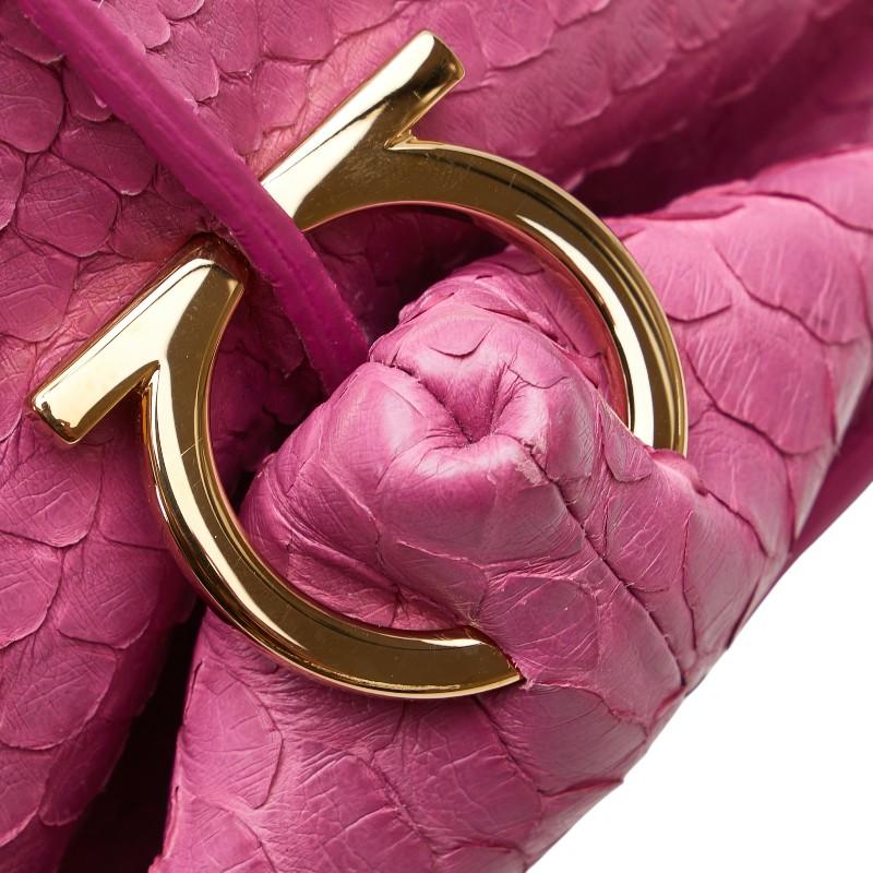 Salvatore Ferragamo パーティバッグ　えんじ色 Salvatore Ferragamo パーティバッグ えんじ色