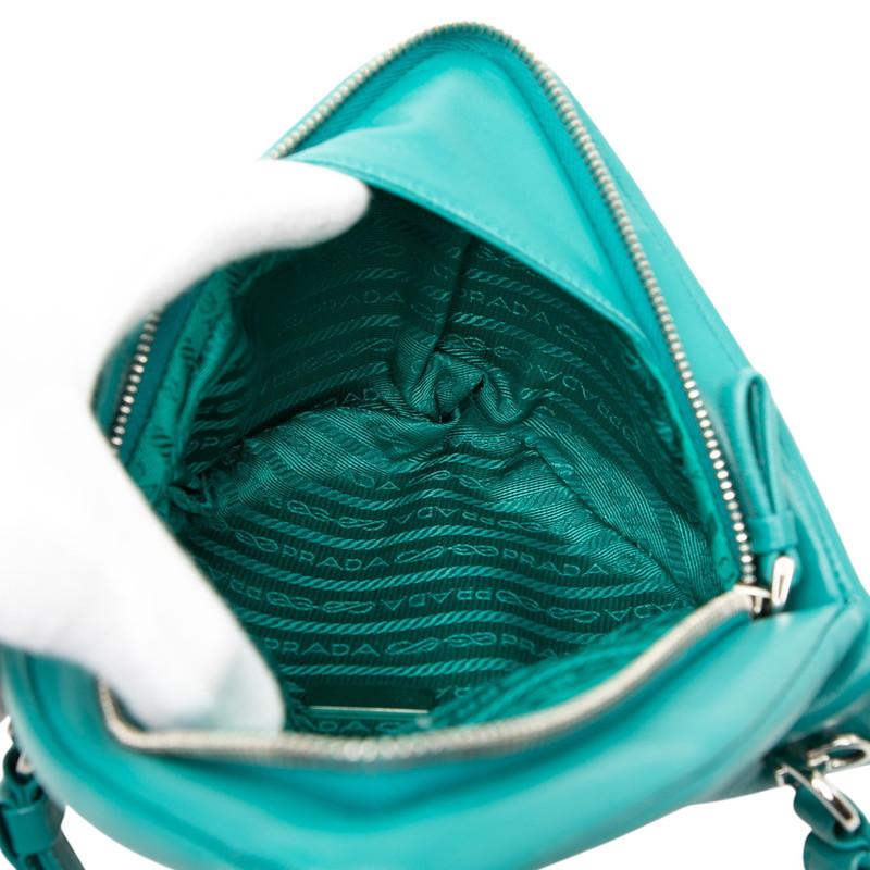 PRADA トライアングルバッグ グリーン triangle 訳あり プラダ サルフィアーノ レザー トライアングル バッグ |放射性物質