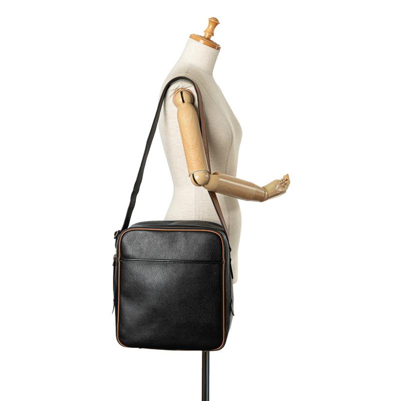 HERMES エルメス ヴィクトリア アルデンヌ 黒 ショルダーバッグ ユニセックス 【中古】 HERMES（エルメス） ヴィクトリア 斜め掛け ショルダーバッグ ブラック