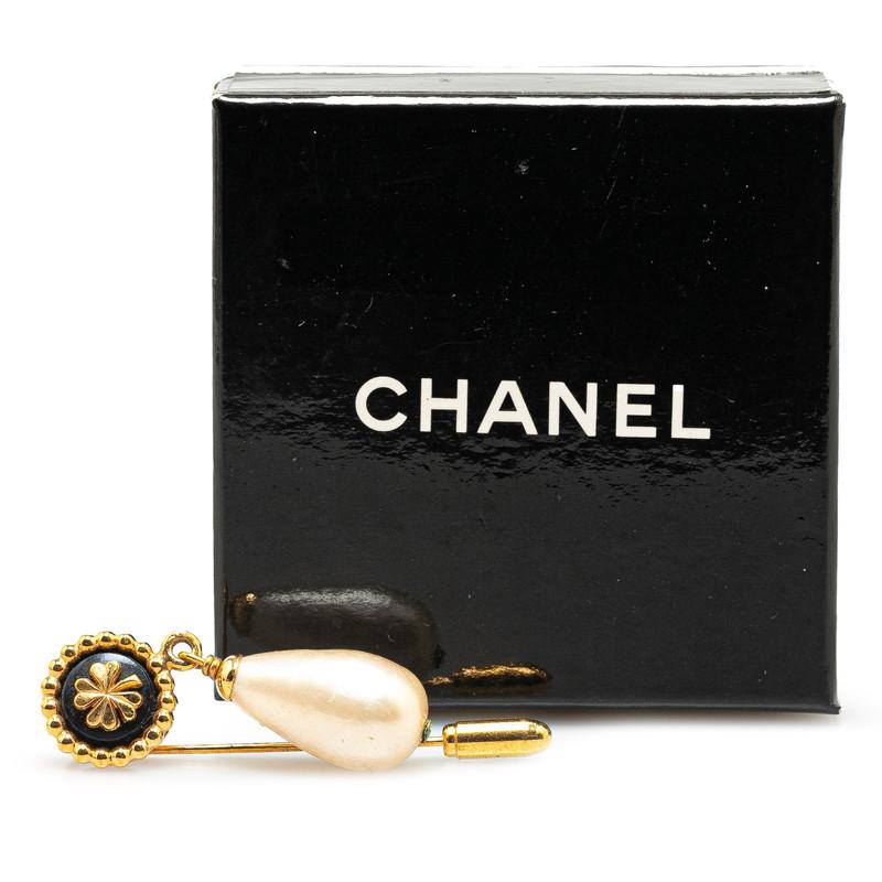 CHANEL（シャネル） クローバー モチーフ フェイクパール ブローチ