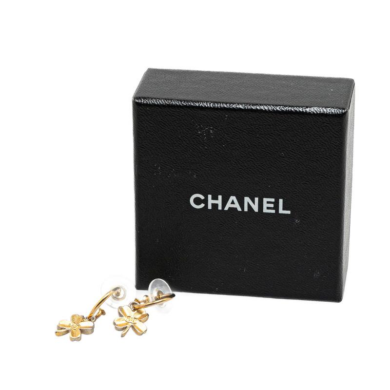 CHANEL（シャネル） クローバー モチーフ ピアス ゴールド メッキ 