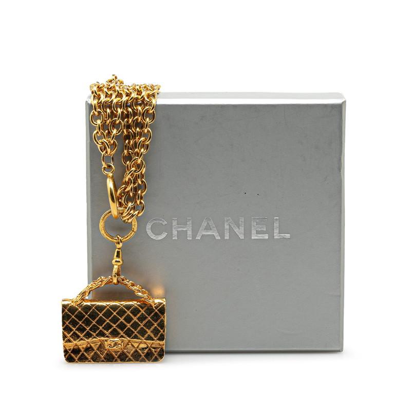 CHANEL シャネル マトラッセ ココマーク バッグ型 モチーフ CHANEL シャネル マトラッセ ココマーク バッグ型 モチーフ