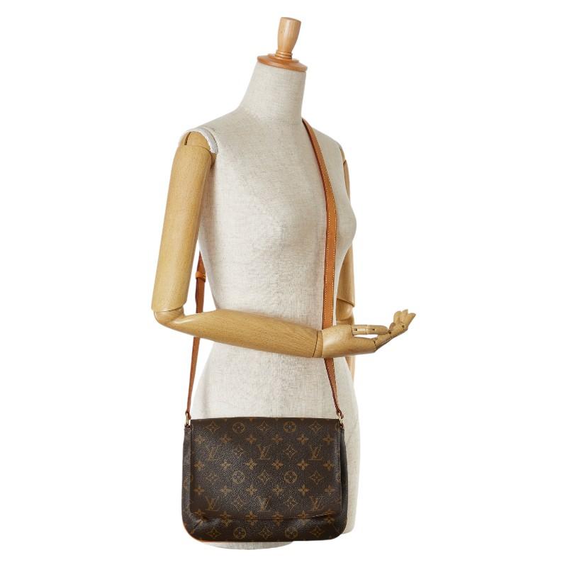 LOUIS VUITTON ルイ ヴィトン モノグラム ミュゼット タンゴ ショート  