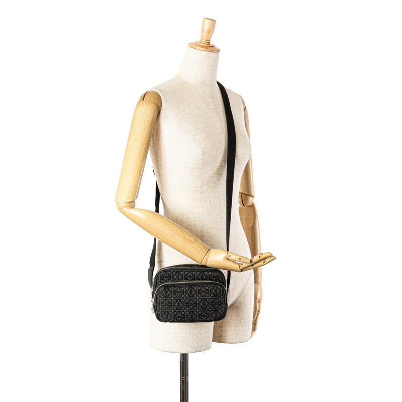LOEWE ロエベ アナグラム カメラバッグ ショルダーバッグ グレー LOEWE ロエベ アナグラム カメラバッグ ショルダーバッグ グレー