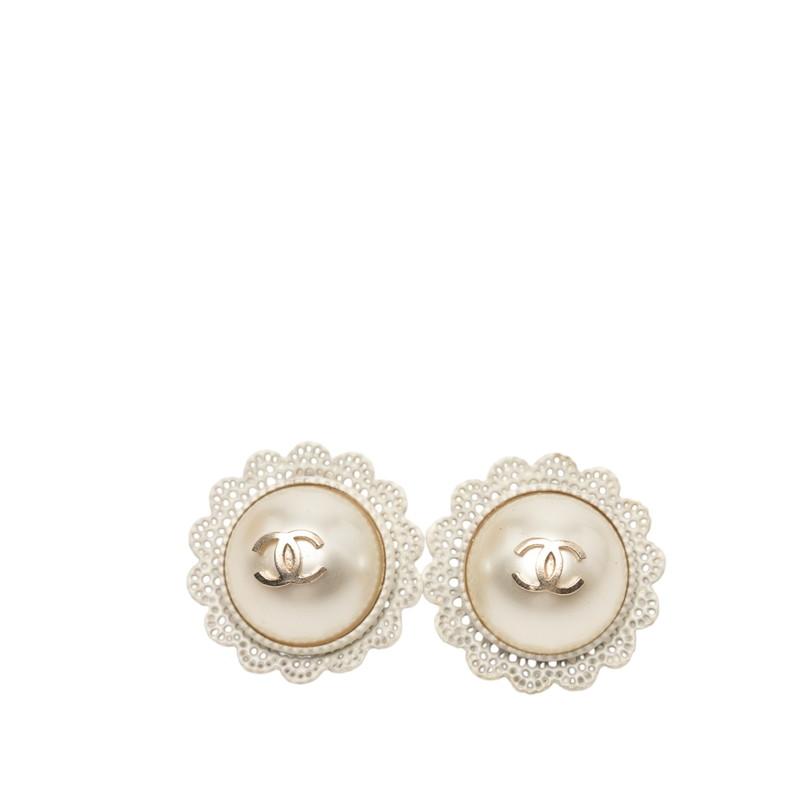 美品 CHANEL シャネル ピアス フラワー パール ココマーク CHANEL（シャネル） ココマーク フラワーモチーフ ラウンド スタッズ