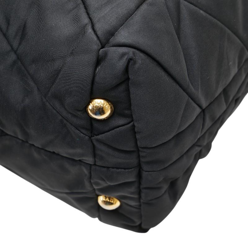 PRADA（プラダ） 三角ロゴプレート キルティング チェーン ショルダー