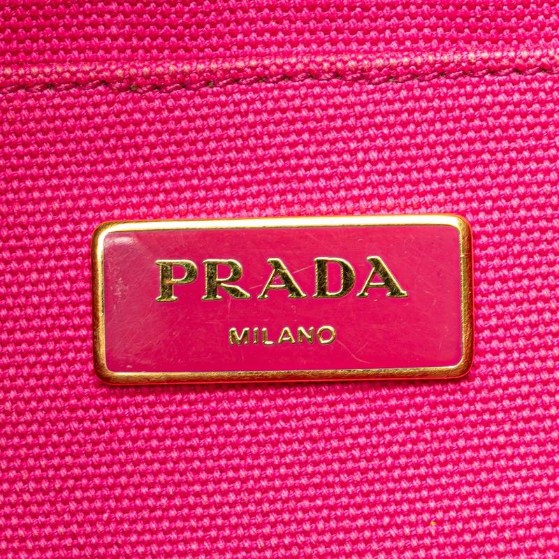 PRADA（プラダ） 三角ロゴプレート ミニ カナパ ハンドバッグ