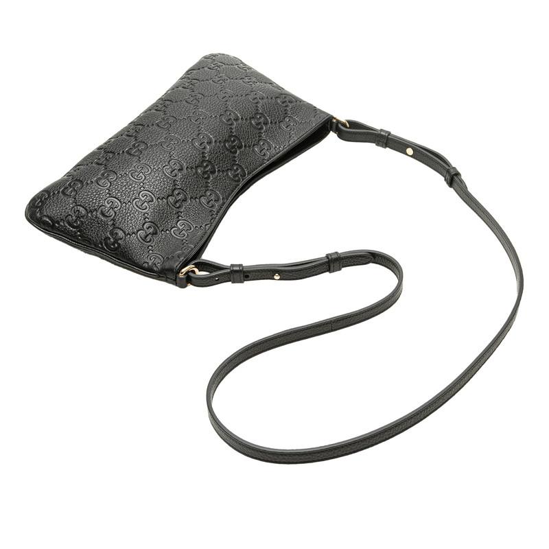 ✨GUCCI✨グッチ✨ブラック✨レザー✨ロゴエンボス✨セミショルダーバッグ✨ GUCCI（グッチ） GGエンブレム ミディアム チェーンハンドバッグ
