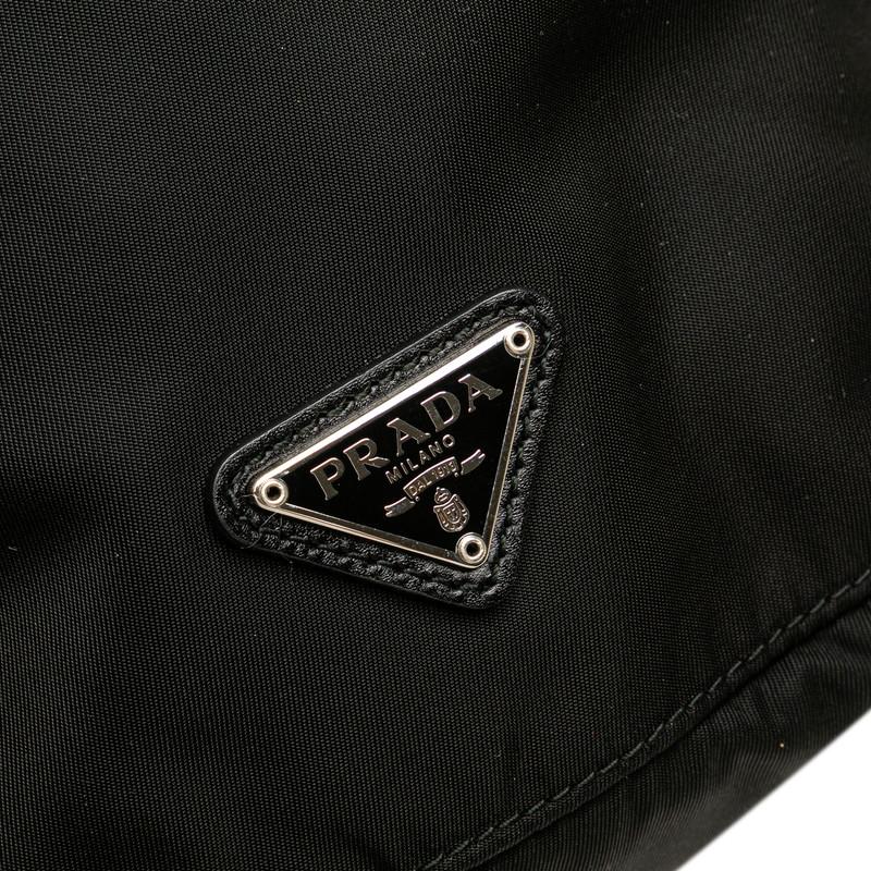プラダ 三角ロゴプレート ポーチ ブラック ナイロン レディース PRADA