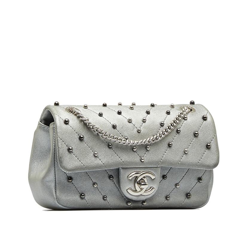CHANEL（シャネル） Vステッチ ココマーク スタッズ チェーン