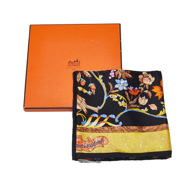 HERMES エルメス カレ90 PIERRES d' ORIENT et OCCIDENT 東洋の HERMES エルメス カレ90 PIERRES d' ORIENT et OCCIDENT 東洋の