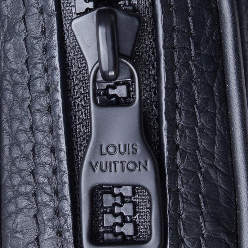 LOUIS VUITTON ルイ ヴィトン モノグラム トリヨン ユティリティ LOUIS VUITTON ルイ ヴィトン モノグラム トリヨン ユティリティ