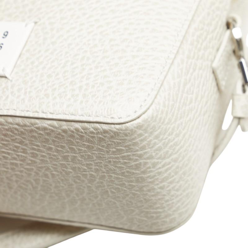 マルタンマルジェラ 5AC カメラバッグ ショルダーバッグ アイボリー ホワイト レザー レディース MARTIN MARGIELA 【中古】 マルタンマルジェラ 5AC カメラバッグ ショルダーバッグ アイボリー