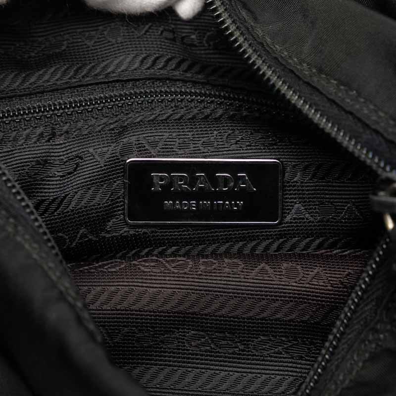 PRADA プラダ 三角ロゴプレート メッセンジャーバッグ 斜め掛け PRADA プラダ 三角ロゴプレート メッセンジャーバッグ 斜め掛け