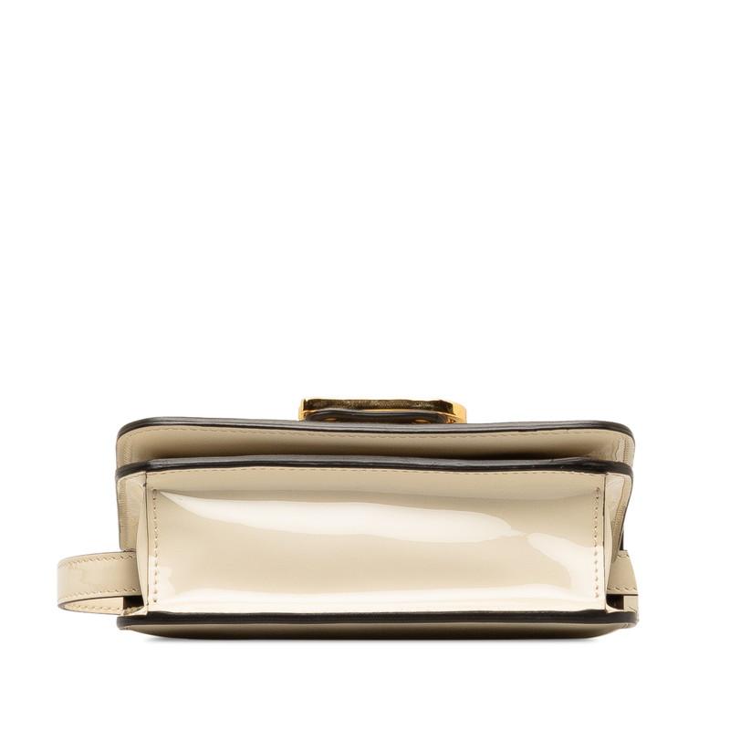 美品 フェンディ カリグラフィー 斜め掛け ショルダーバッグ 8BT317 パテントレザー レディース FENDI 【228-46625】 FENDI（フェンディ） カリグラフィー 斜め掛け ショルダーバッグ