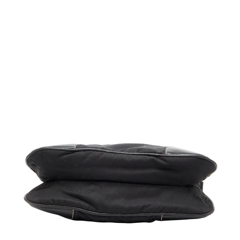 プラダ 三角ロゴプレート ショルダーバッグ ブラック ナイロン レザー メンズ PRADA 【中古】 PRADA（プラダ） 三角ロゴプレート ショルダーバッグ ブラック