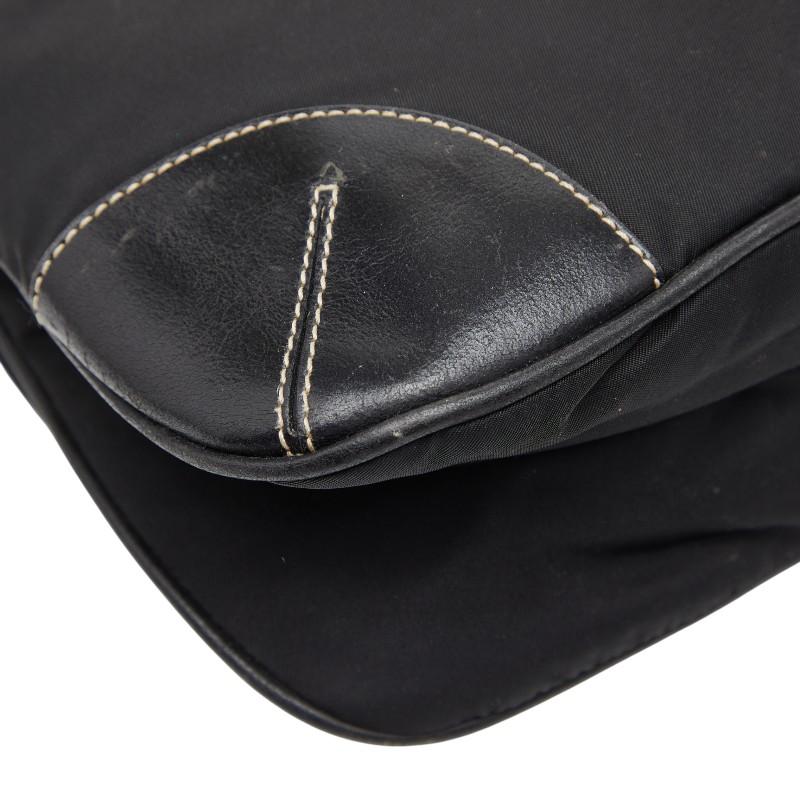 PRADA（プラダ） 三角ロゴプレート ショルダーバッグ ブラック