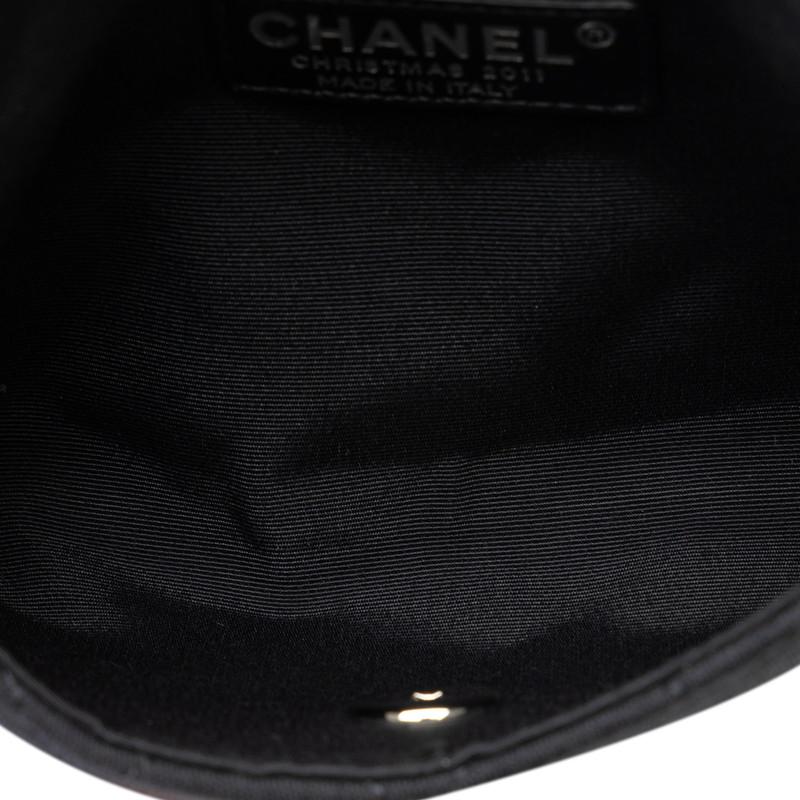 未使用に近い♡2011クリスマス限定　ミニマトラッセ　チェーンショルダーバッグ CHANEL - 未使用に近い♡2011クリスマス限定 ミニマトラッセ チェーン