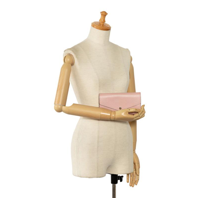 LOUIS VUITTON ルイ ヴィトン エピ ポルトフォイユ サラ 長財布 LOUIS VUITTON ルイ ヴィトン エピ ポルトフォイユ サラ 長財布
