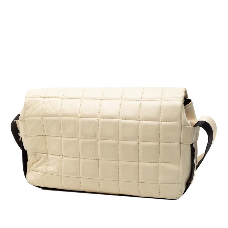 シャネル チョコバー 斜め掛け ショルダーバッグ A16735 レザー レディース CHANEL 【228-51914】 CHANEL（シャネル） チョコバー 斜め掛け ショルダーバッグ A16735