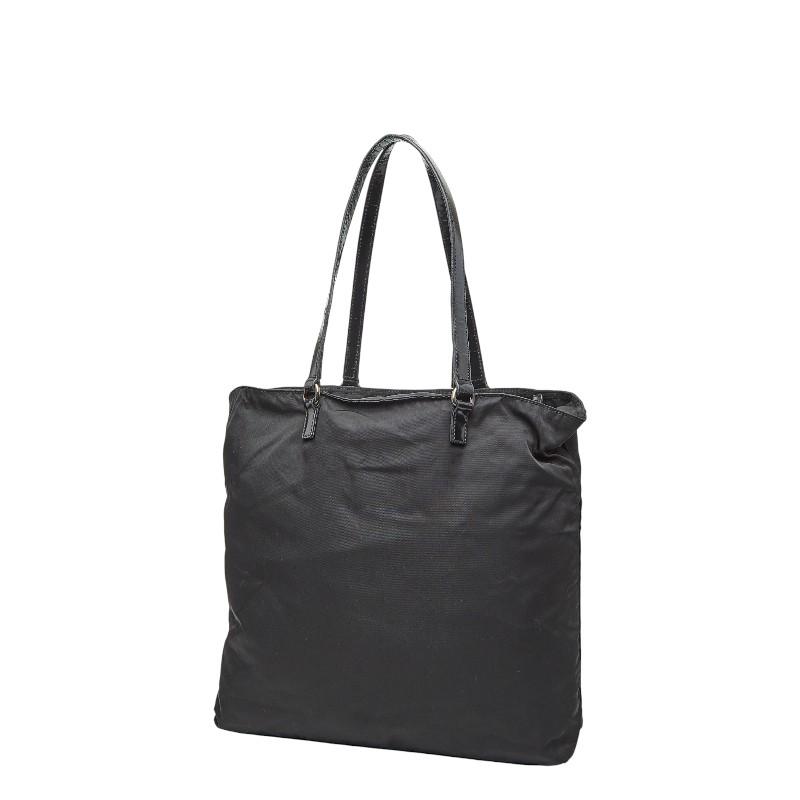 PRADA（プラダ） 三角ロゴプレート ハトメ トートバッグ ショルダー