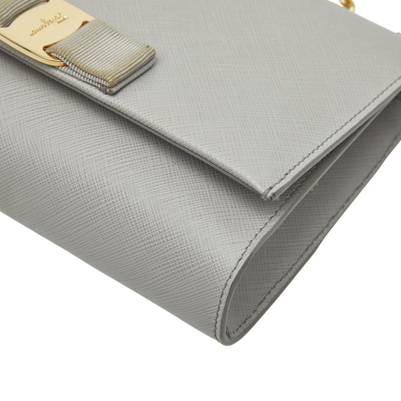 サルヴァトーレフェラガモ ヴァラリボン チェーン ショルダーバッグ AU22-B558 レザー レディース Salvatore Ferragamo 【228-51945】 サルヴァトーレフェラガモ ヴァラリボン チェーンショルダーバッグ AU