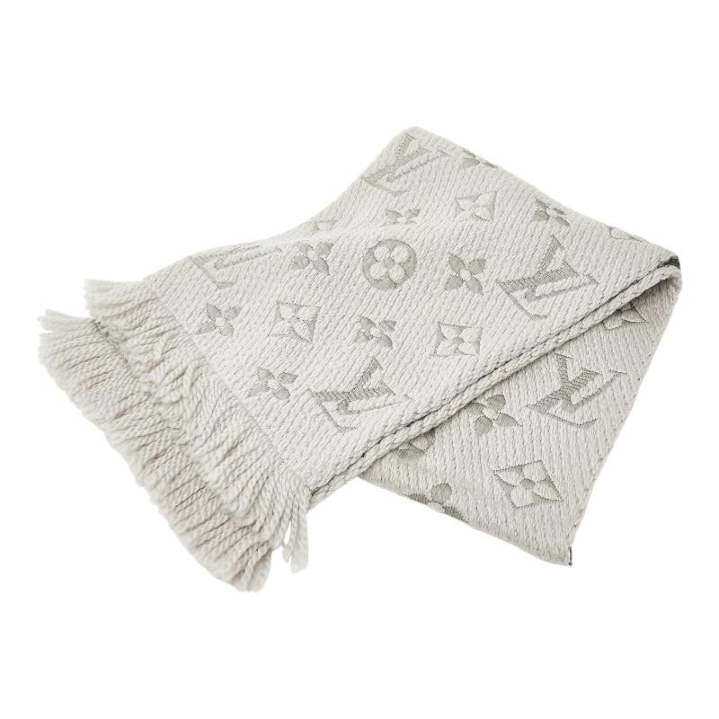 美品！ルイヴィトン　エシャルプ　ロゴマニア マフラー グレー シルク モノグラム LOUIS VUITTON（ルイ・ヴィトン） ルイ ヴィトン エシャルプ ロゴ