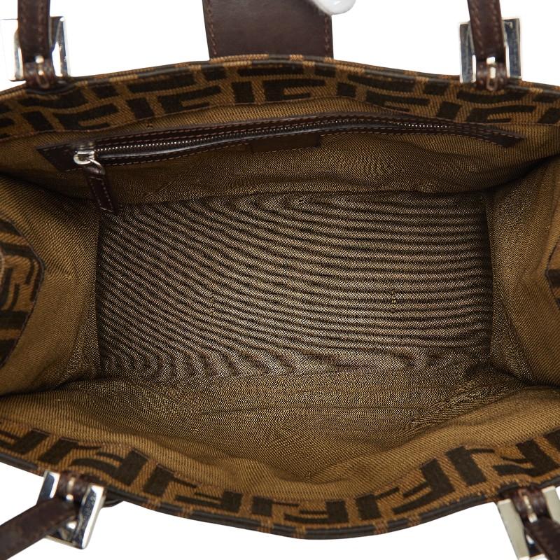 FENDI（フェンディ） ズッカ トートバッグ ショルダーバッグ 肩掛け
