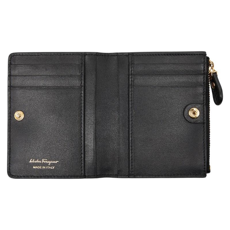 未使用Salvatore Ferragamoレザー二つ折り財布　ヴァラリボン　黒 日本限定商品】コンパクトウォレット - ウィメンズ | Ferragamo