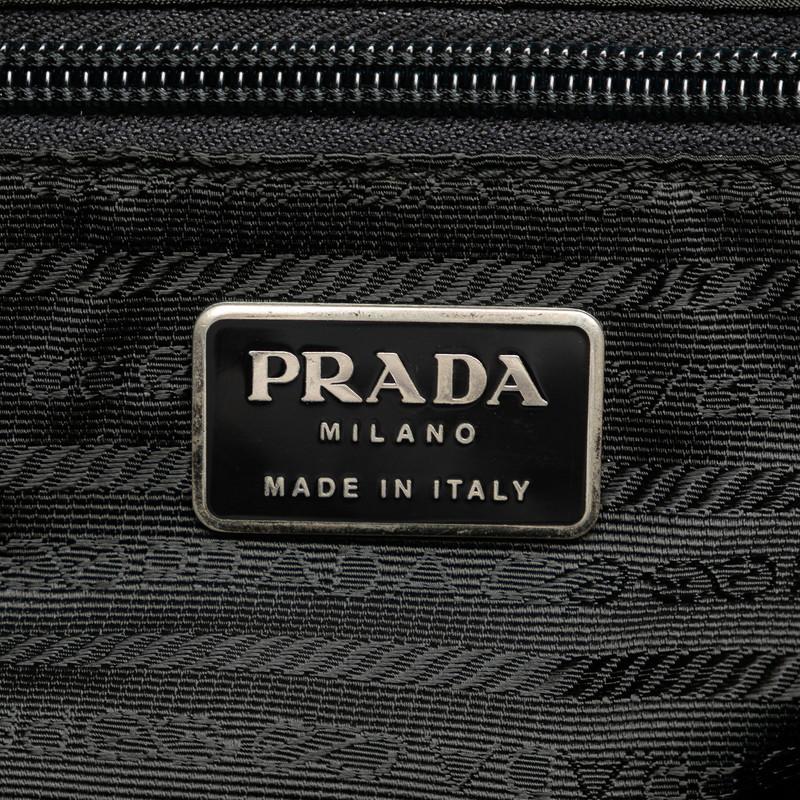 PRADA（プラダ） 三角ロゴプレート 斜め掛け ショルダーバッグ