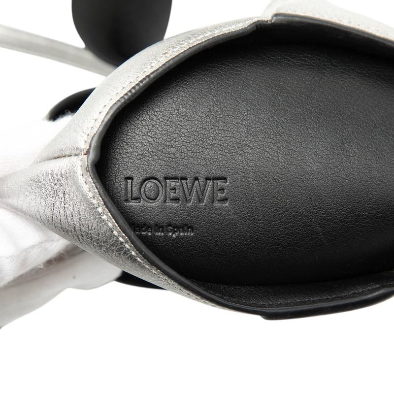 LOEWE（ロエベ） ラビット バニー ショルダーバッグ シルバー ホワイト