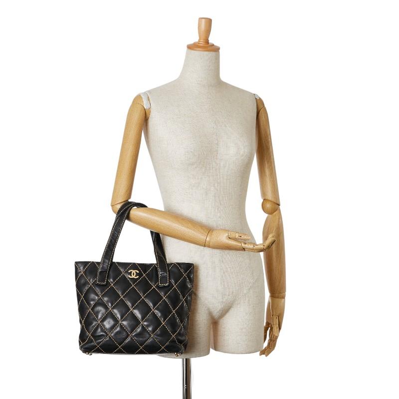 CHANEL シャネル　ワイルドステッチ　マトラッセ ネクタイ　ココマーク CHANEL シャネル ワイルドステッチ マトラッセ ネクタイ ココ