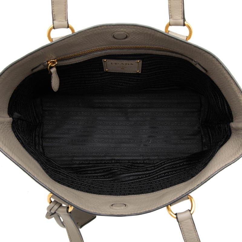 PRADA（プラダ） ロゴエンボス トートバッグ ショルダーバッグ グレー