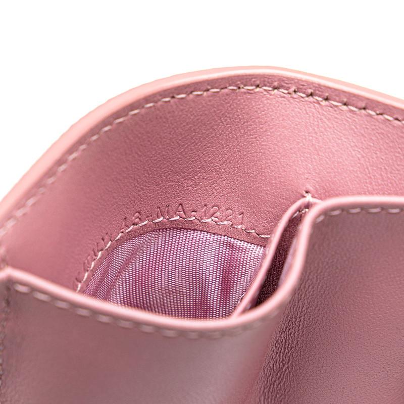Dior キルティング 二つ折り財布 ピンク Dior】春の訪れに心躍るウォレットセレクション | クリスチャン