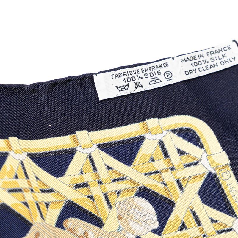 エルメス　HERMES　スカーフ　カレ90　馬車のランタン HERMES（エルメス） カレ90 FEUX DE ROUTE 馬車のランタン スカーフ