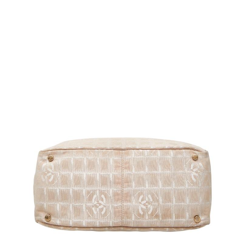 CHANEL シャネル　ココマークニュートラベルライン　キャンバス×レザー CHANEL（シャネル） ココマーク ニュートラベルラインMM トートバッグ