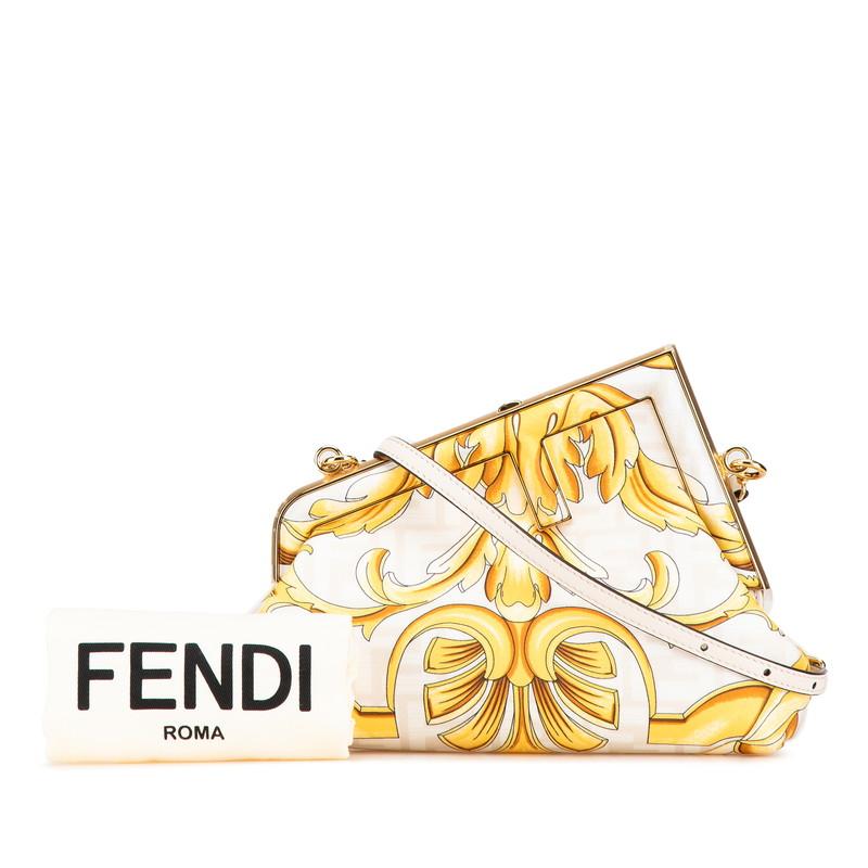フェンディ × ヴェルサーチ フェンダーチェ ファースト ミディアム  斜め掛け ショルダーバッグ 8BP127 FENDI × VERSACE 【中古】 FENDI（フェンディ） × ヴェルサーチ フェンダーチェ ファースト