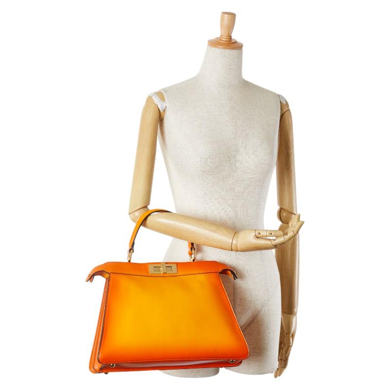 FENDI（フェンディ） ピーカブー アイシーユー ミディアム