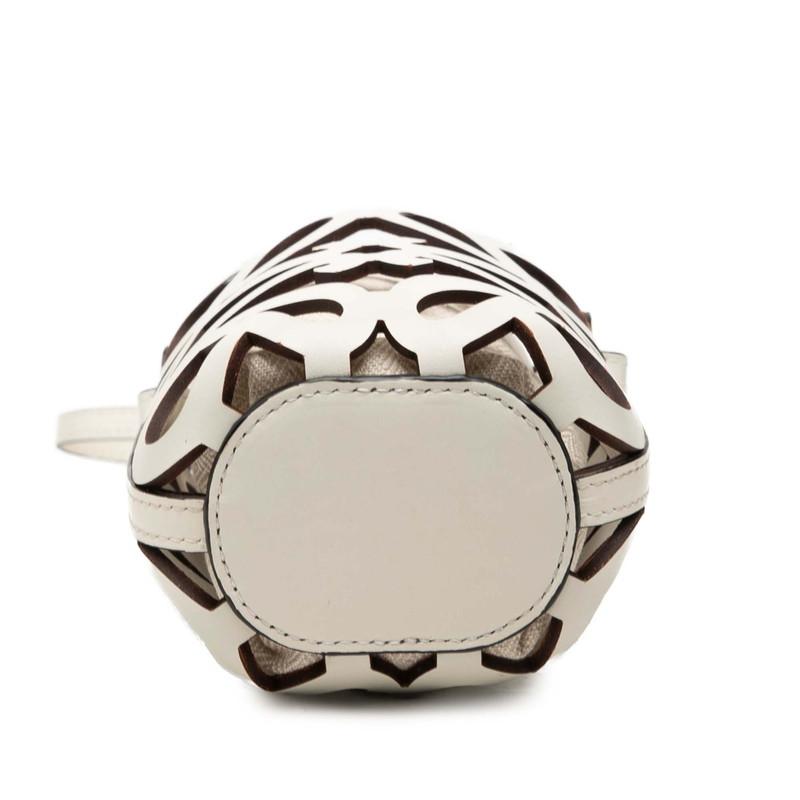 LOEWE（ロエベ） アナグラム カットアウト ポケット 斜め掛け