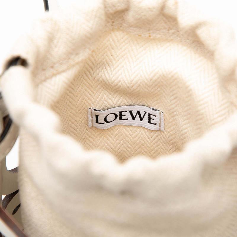 LOEWE（ロエベ） アナグラム カットアウト ポケット 斜め掛け