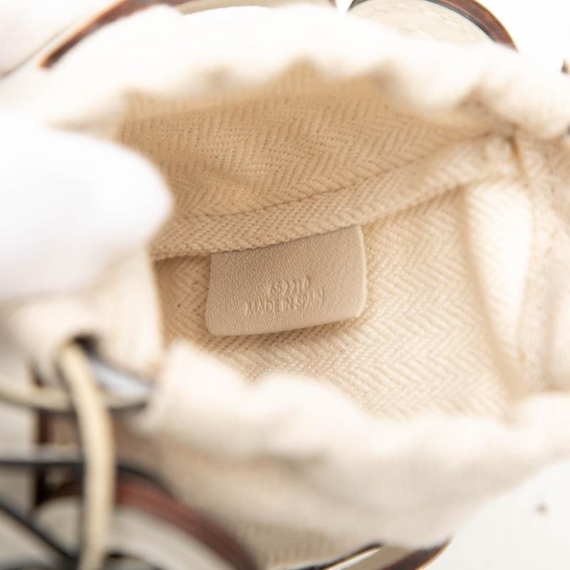 LOEWE（ロエベ） アナグラム カットアウト ポケット 斜め掛け